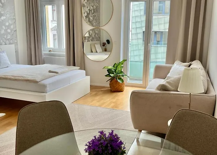Zentrales Mit Balkon * Viena